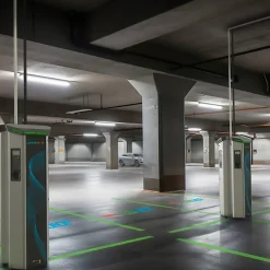 Gewiss Borne Recharge Voiture Électrique-Borne colonne I-ON RFID 4G + Ethernet 2 x 22 kW Type 2S + 2 2P+T NF Compteur MID IP55 - - GWJ1033W