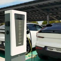 Hager Borne de recharge double pour voiture électrique Witty Park 7.4 kW avec RFID - - XEV600