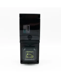 Carré Rouge Borne De Recharge équipée D'une Prise Green'up Complète Avec Protections Et Compteur