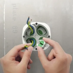 Schneider Electric Boîte d'applique DCL + douille E27 - Diam. 67 mm - Profondeur 40 mm - Multifix Air - IMT35027 - Schneider