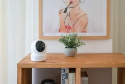 Ezviz Caméra de surveillance intérieure connectée motorisée H6C Pro 2K+