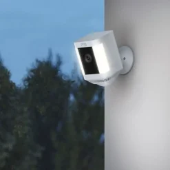 Ring Caméra de surveillance - - Spotlight Cam Plus Batterie - HD 1080p - Vision nocturne couleur