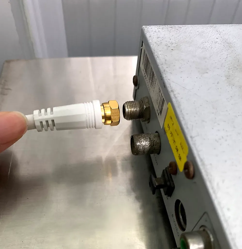 Blyss Câble Type F Mâle / Mâle blanc, Doré , 1.5 m