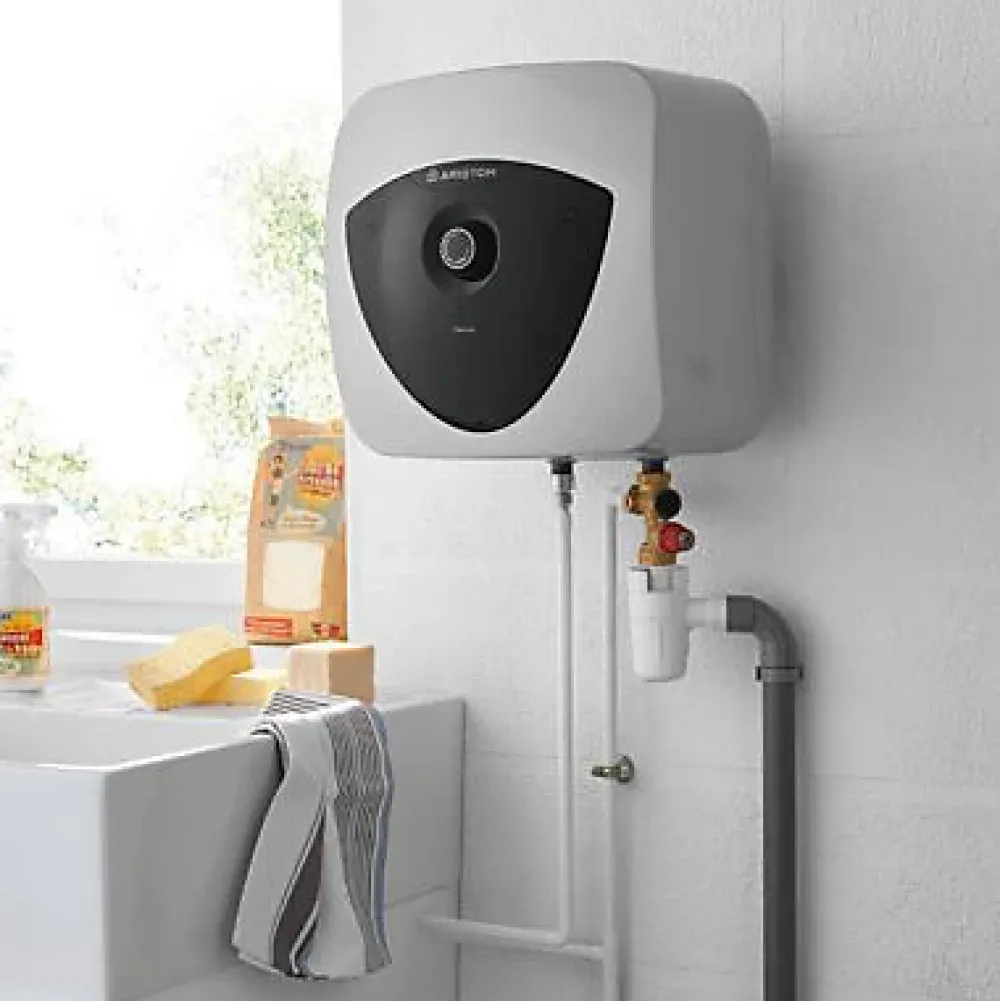 Ariston Chauffe-eau électrique Andris black 15L sur évier