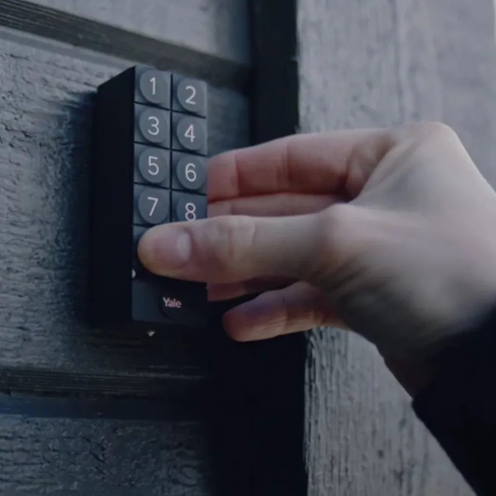 Yale Clavier à code connecté noir compatible serrure connectée