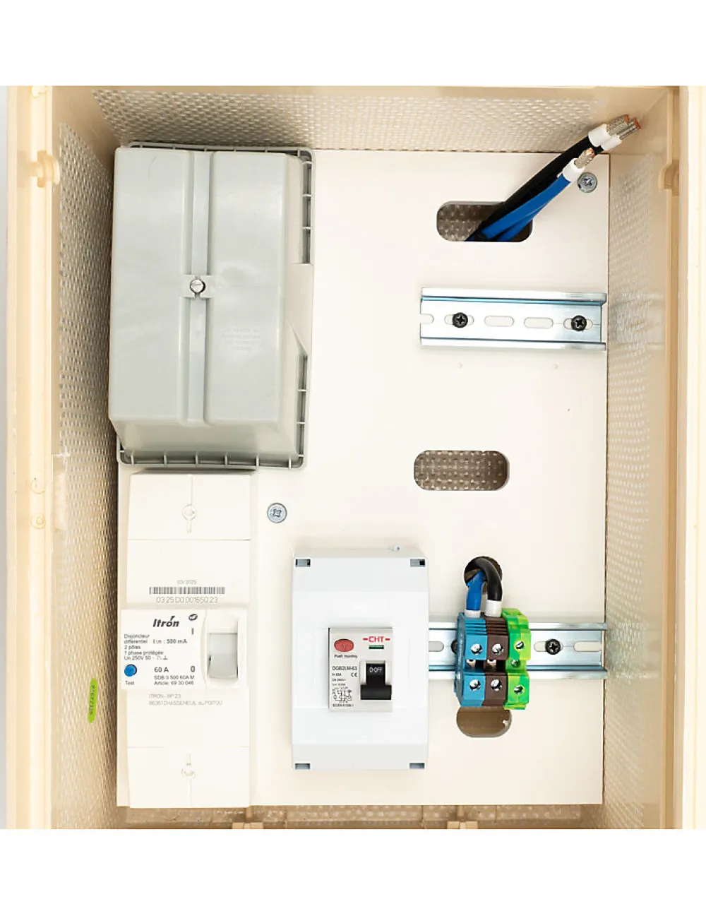 Carré Rouge Coffret Complet 15 Mètres 12 Kw "aerien" Avec Bornier Ip2x