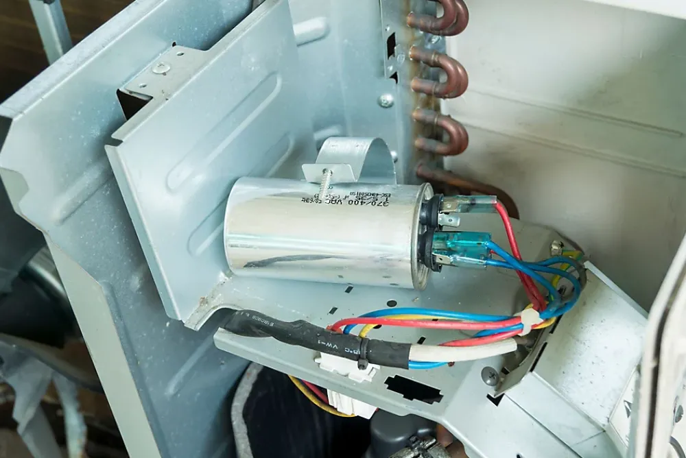 Tecnid Condensateur de démarrage pour moteurs électriques, 450V, capacité : 60 microfarad, 4 broches / M8