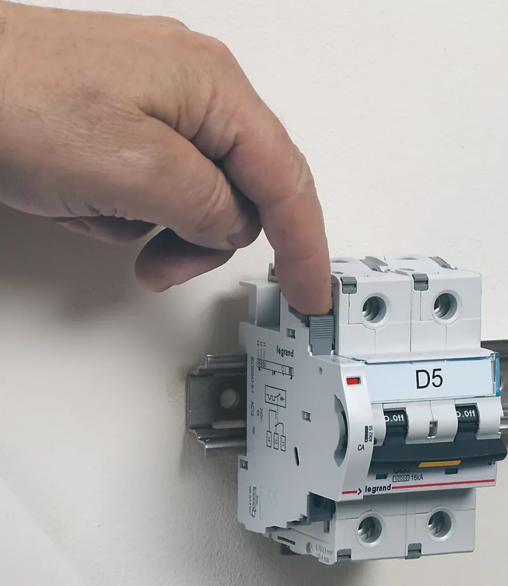 Legrand Autre Commande Modulaire-Contact auxiliaire inverseur 6 A - 250 V~