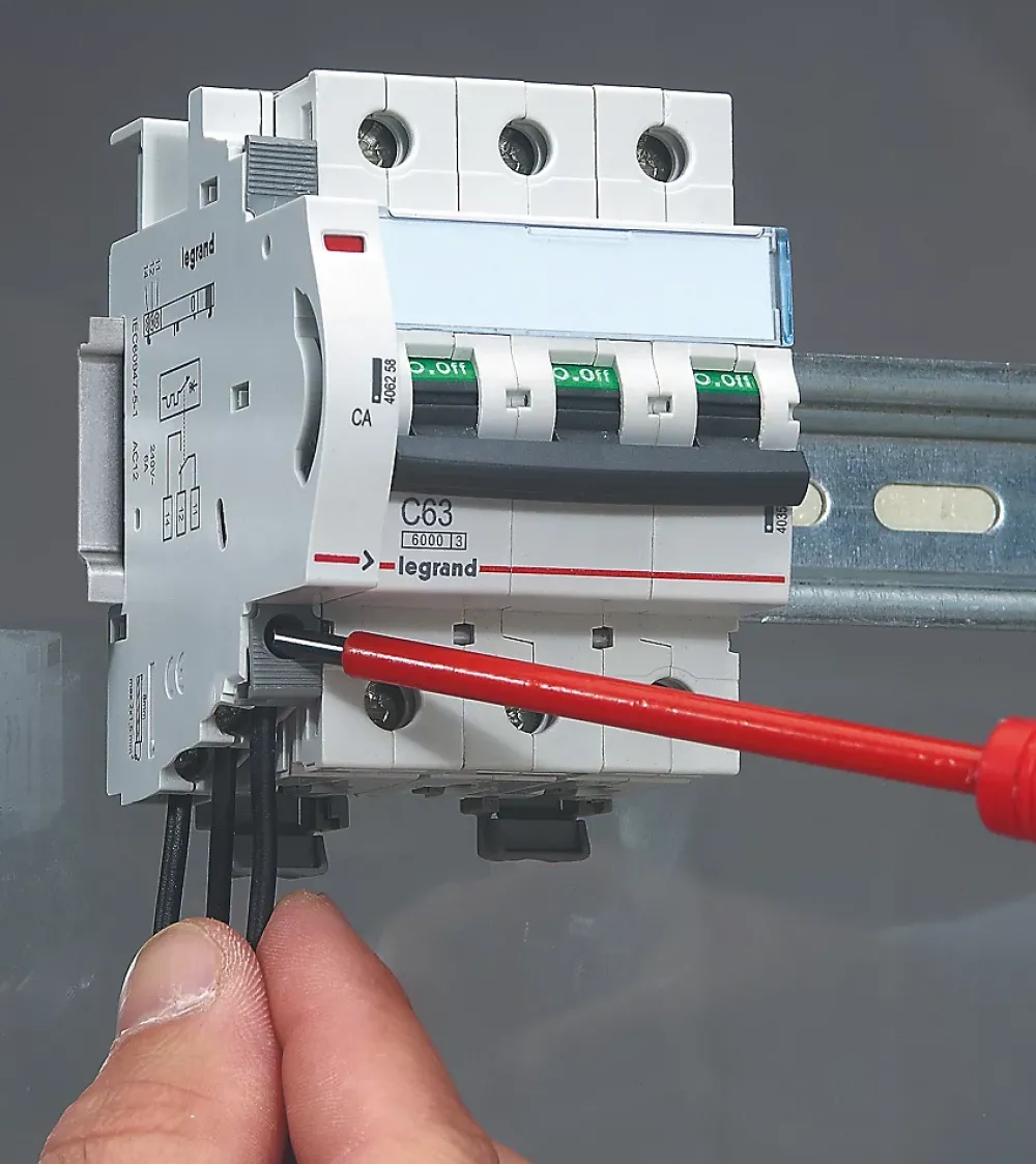 Legrand Autre Commande Modulaire-Contact auxiliaire inverseur 6 A - 250 V~