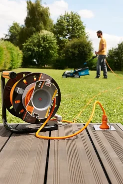 Diall Enrouleur de jardin 47/3M H05VVF 3G1 5mm²