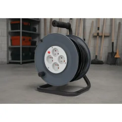 Zenitech Enrouleur 4 prises 40m + coupe-circuit + support