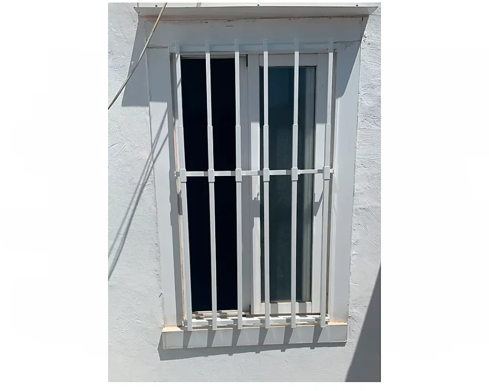Adaptta Cerrajería Adaptable Grille de défense réglable pour fenêtre (largeur et hauteur) de 55x55 cm à 100x100 cm blanche