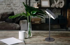 Näve Baladeuse-Lampe de table LED rechargeable magnétique 'ELLA' pour l'extérieur et l'intérieur, en métal et plastique gris, hauteur 35 cm