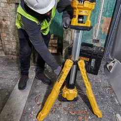 DeWalt Lampe LED 18V trépied XR (sans batterie ni chargeur) en boite carton - - DCL079-XJ