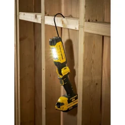 Stanley FatMax Lampe torche SFMCL050B-XJ V20 18V (sans batterie)