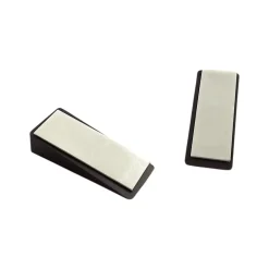 Civic Industrie Lot de 2 cale porte triangulaires marron de petite taille en plastique dur. Longueur 50mm, largeur 19mm & hauteur 11mm.