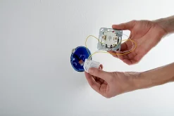 Philips Hue Module d'interrupteur mural éclairage connecté IP 20 4,3 x 1 x 3,8 cm