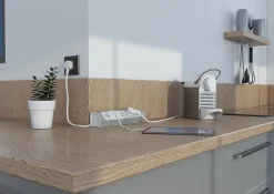 Legrand Multiprise-Multiprise 3 prises + 1 x USB-A + 1 x USB-C blanc et aluminium 1 m