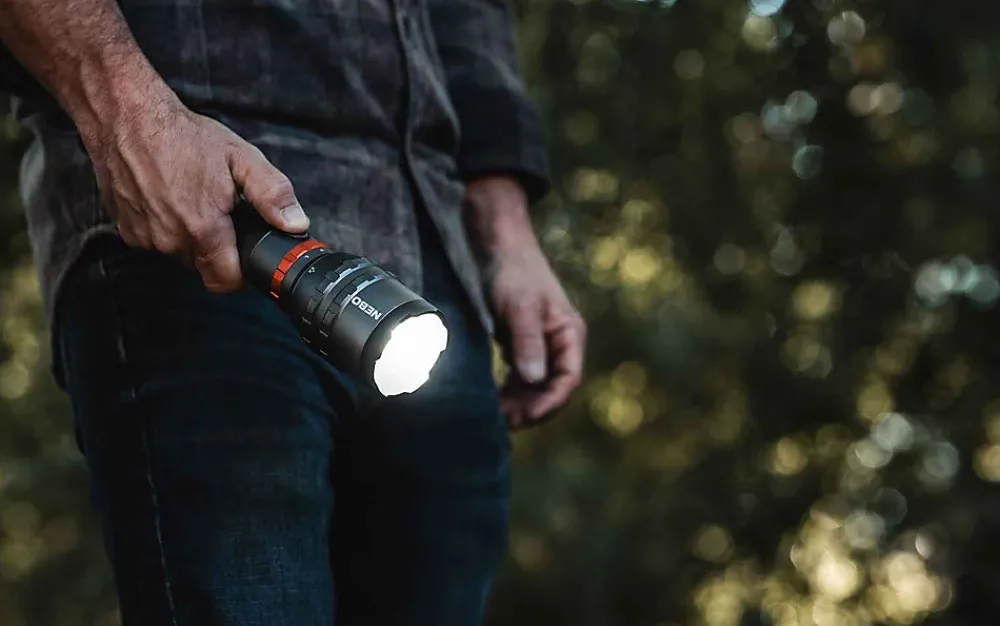 Nebo Lampe Torche-DAVINCI 12000 lm - Lampe Torche LED Rechargeable Ultra Puissante