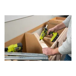 Ryobi Pistolet À Colle-Pack Pistolet à colle 2 températures 18V One+ RGL18-0 - 1 Batterie 2.5Ah - 1 Chargeur rapide RC18120-125