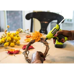 Ryobi Pack Pistolet à colle 18V One+ RGLM18-0 - 1 Batterie 4.0Ah - 1 Chargeur rapide RC18120-140