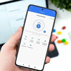 LOCKY Pack serrure connectée -1 à code, badge et bluetooth + passerelle wifi