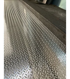 Alucouleur Tôle-Plaque Aluminium Grain de riz, ép. 1/2mm, Hauteur 25cm x Largeur 140cm