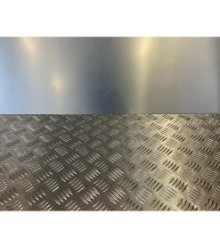Alucouleur Plaque Aluminium Strié, ép. 2/3mm, Hauteur 10cm x Largeur 100cm