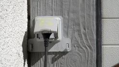 Legrand Prise de courant étanche Green'up pour véhicule électrique + patère de sécurité