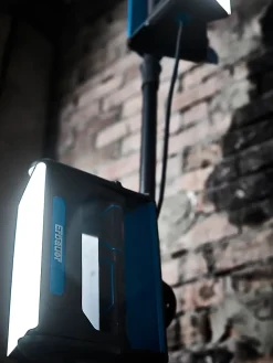 Erbauer Projecteur de chantier double sur pied à LED filaire Lewo 1600 lumens (20W)