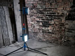 Erbauer Projecteur de chantier double sur pied à LED filaire Lewo 1600 lumens (20W)
