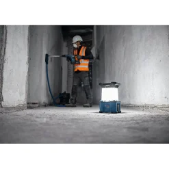 Bosch Projecteur de chantier hybride GLA 18VH-7500 7 500 lm 18V sans batterie ni chargeur 06014A5000
