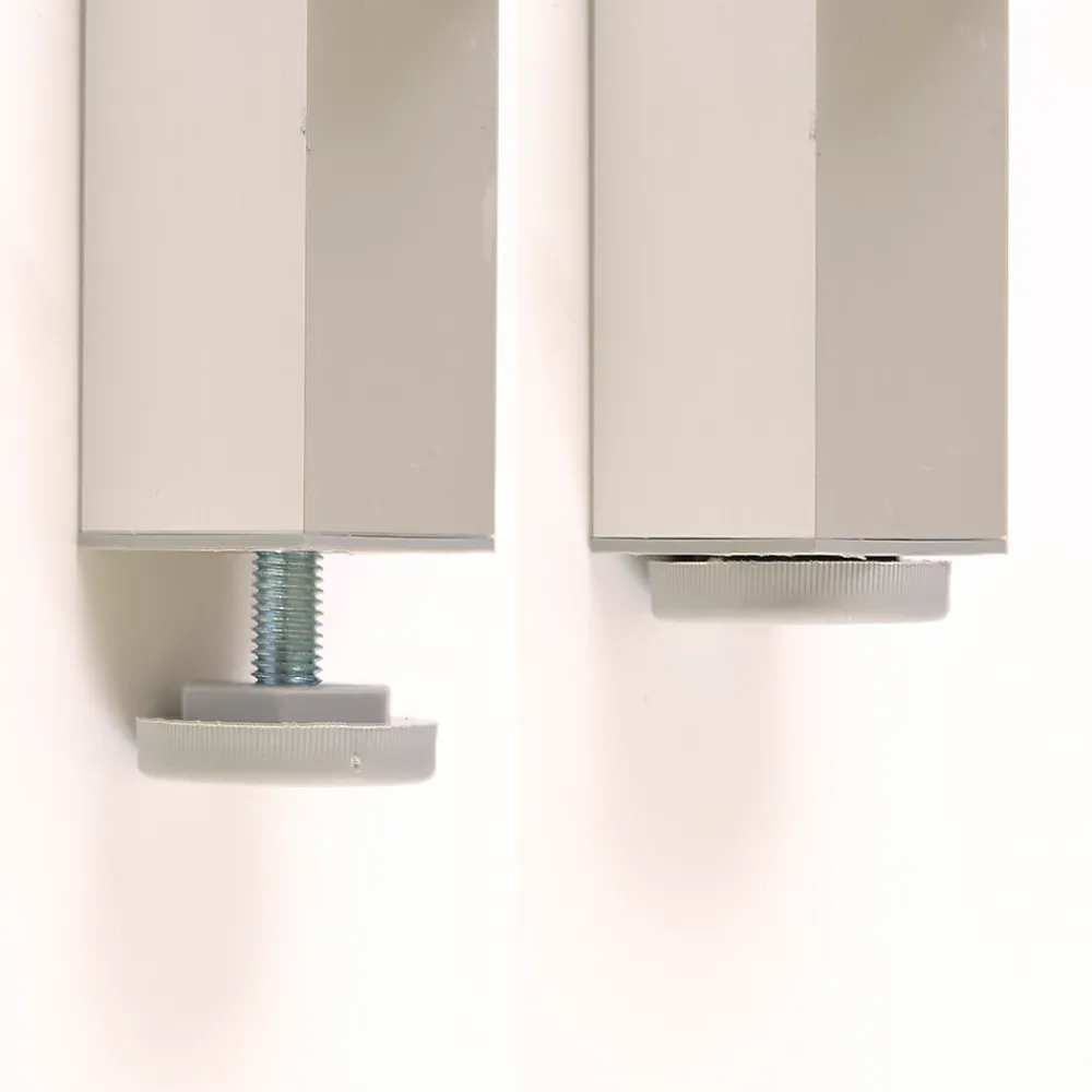 Nesu Pied De Meuble-4 un. Pied carré pour meuble en aluminium 40x40mm hauteur 100mm aluminium mat avec régulateur de nivellement