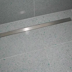 Wedi Evacuation De Douche-- Barrette de finition standard 110 cm Fundo Riolito